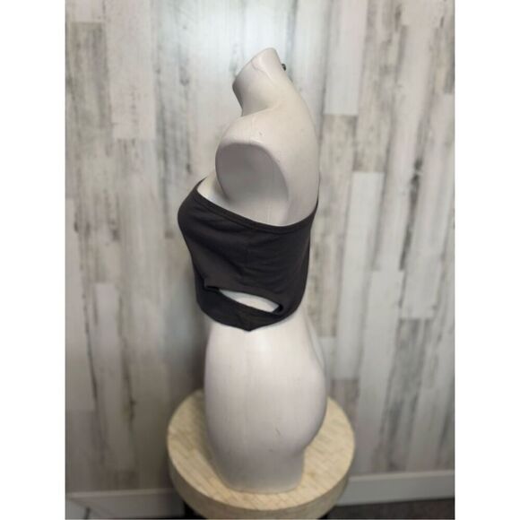 Crop top  - Picture 2 of 6